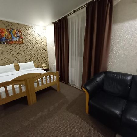 Готель River House Umany Kültér fotó