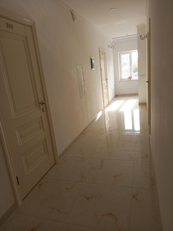 Готель River House Umany Kültér fotó