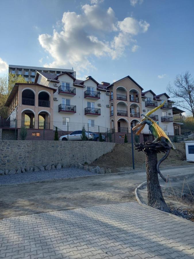 Готель River House Umany Kültér fotó