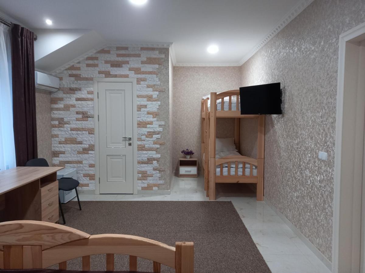 Готель River House Umany Kültér fotó