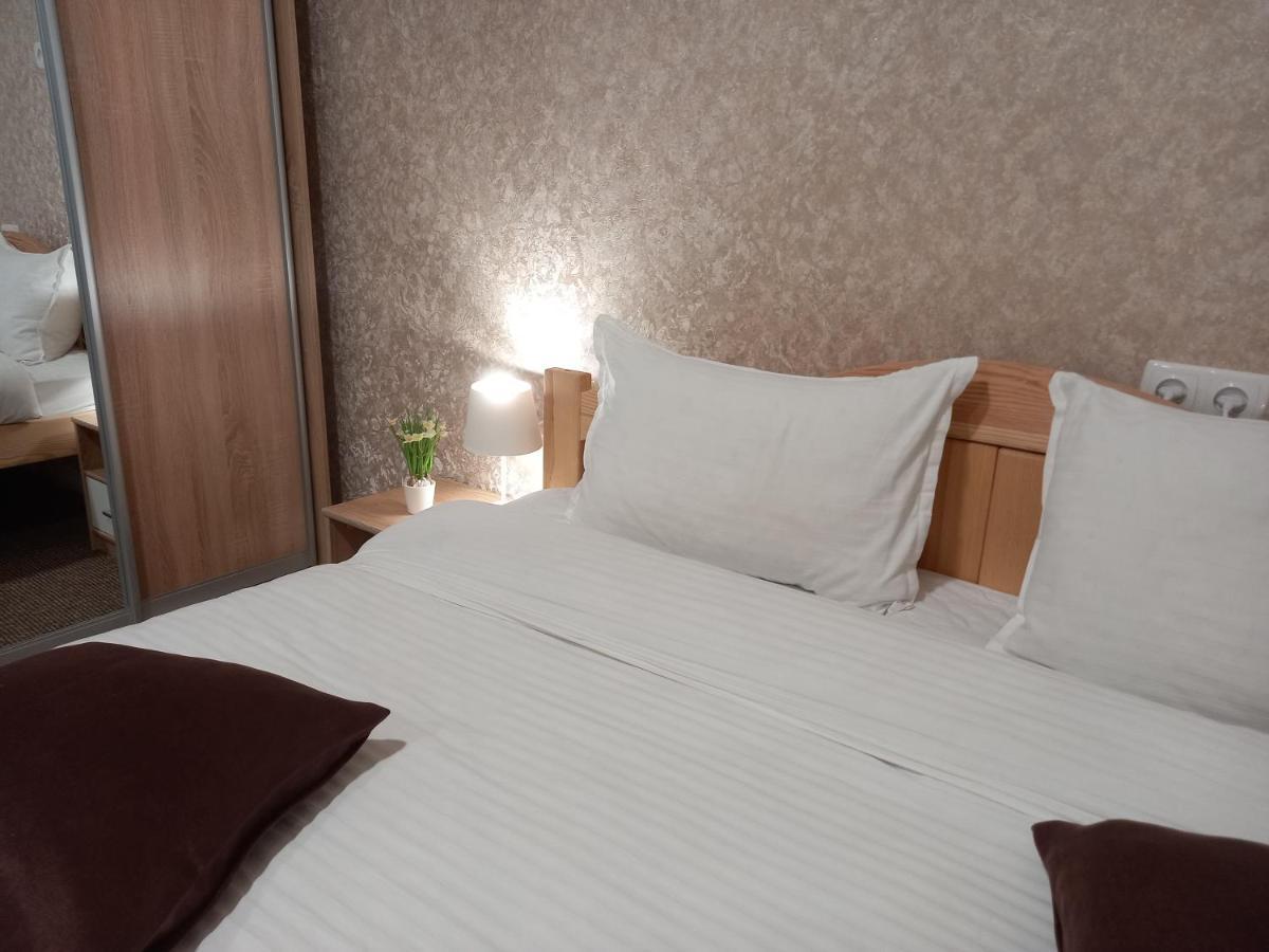 Готель River House Umany Kültér fotó