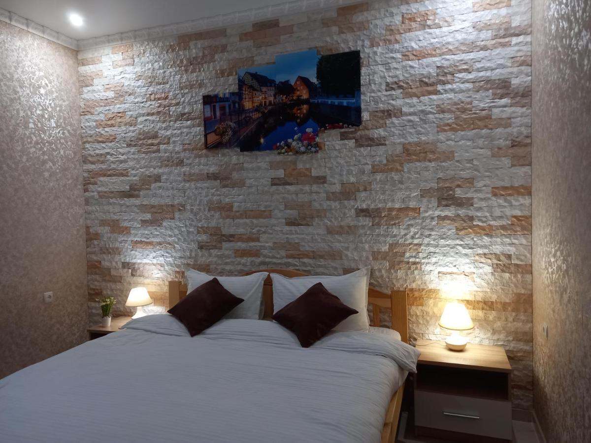 Готель River House Umany Kültér fotó