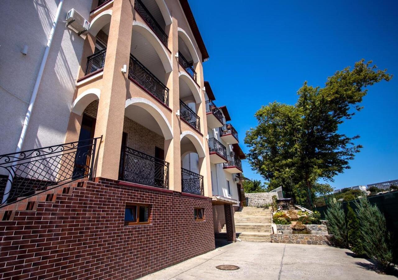 Готель River House Umany Kültér fotó
