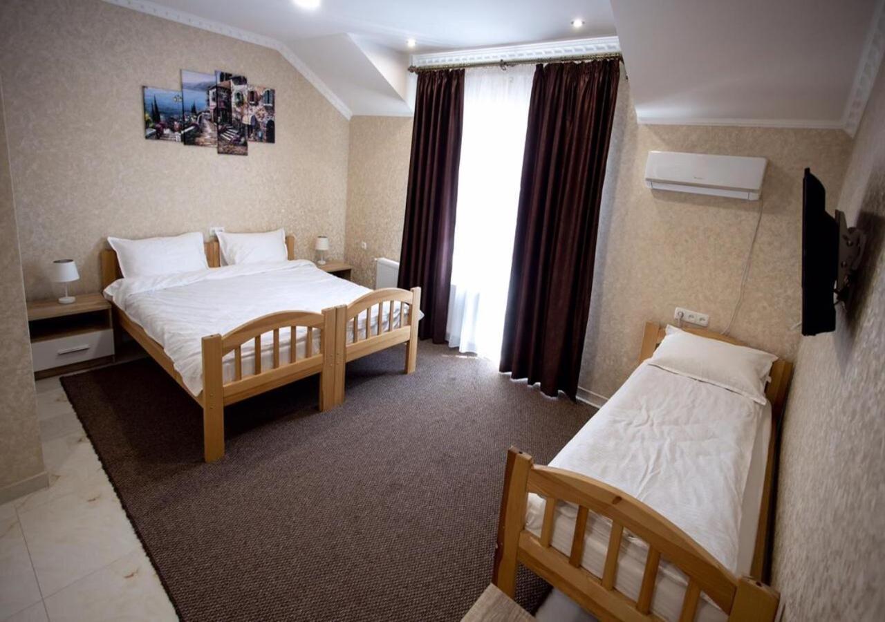 Готель River House Umany Kültér fotó