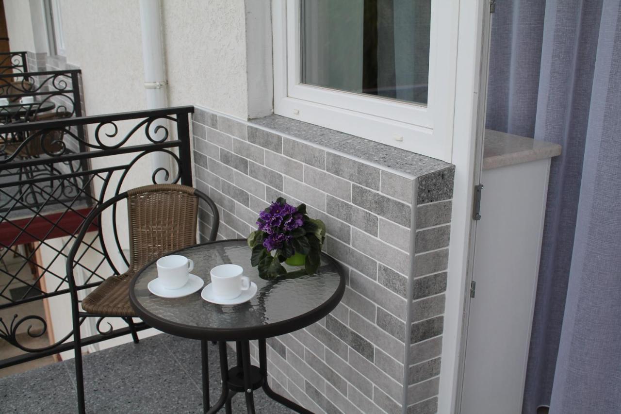 Готель River House Umany Kültér fotó