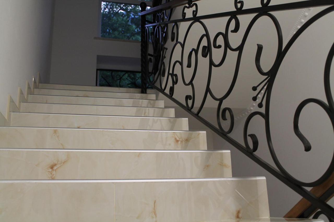Готель River House Umany Kültér fotó