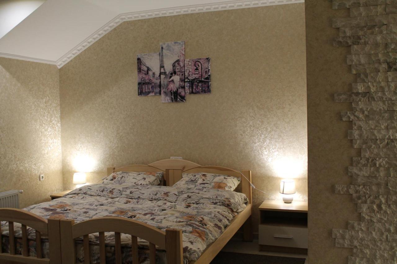 Готель River House Umany Kültér fotó